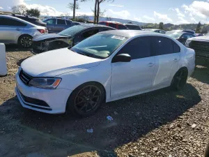 Volkswagen Jetta 2 L 4 2015