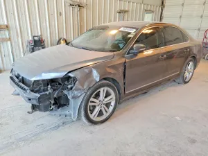 Volkswagen Passat 2.0L 4 2013