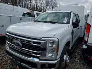 Ford F-350 6.7L 8 2024