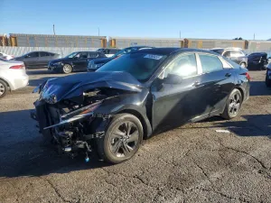 Hyundai Elantra 2.0L 4 2023