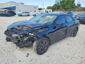 Hyundai Elantra SEL 2.0L 4 2023