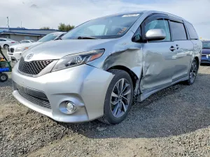 Toyota Sienna 3.5L 6 2017