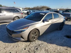 Hyundai Elantra 2.0L 4 2023