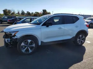 Volvo XC40 2.0L 4 2024