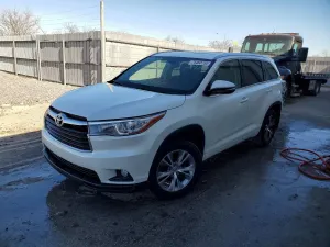 Toyota Highlander 3.5L 6 2015