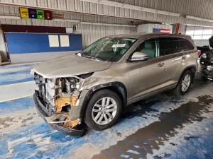 Toyota Highlander 3.5L 6 2015