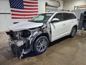 Toyota Highlander 3.5L 6 2017