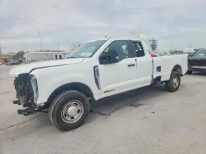 Ford F-250 6.7L 8 2023