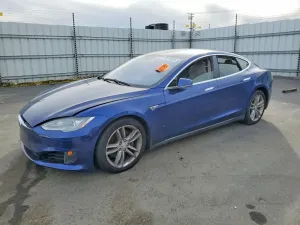 Tesla Model S 2015