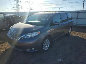 Toyota Sienna 3.5L 6 2017