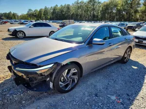 Hyundai Elantra 2.0L 4 2024