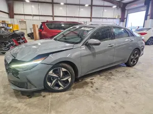 Hyundai Elantra 2.0L 4 2023