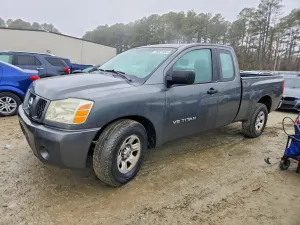 Nissan Titan 5.6L 8 2005