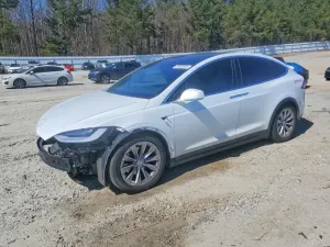 Tesla Model X 2021