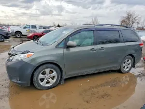 Toyota Sienna 3.5L 6 2011