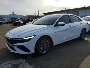 Hyundai Elantra 2.0L 4 2024