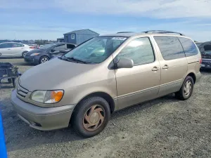 Toyota Sienna 3.0L 6 2003