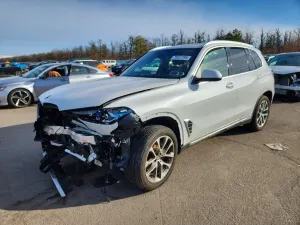 BMW X5 3.0L 6 2025
