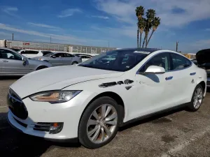 Tesla Model S 2014