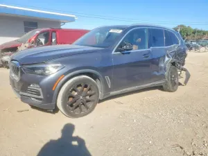 BMW X5 3.0L 6 2021