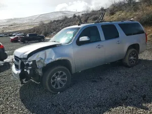 Chevrolet Suburban 5.3L 8 2012
