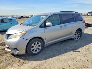 Toyota Sienna 3.5L 6 2012