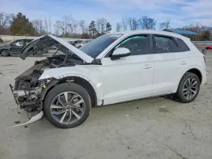 Audi Q5 2.0L 4 2022