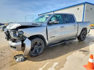 RAM 1500 5.7L 8 2021