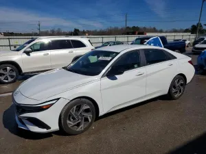 Hyundai Elantra 2.0L 4 2025