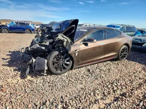 Tesla Model S 2013