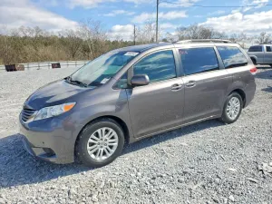 Toyota Sienna 3.5L 6 2013