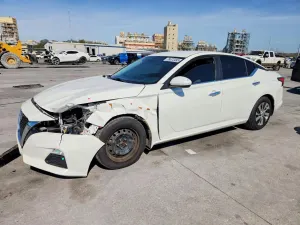 Nissan Altima 2.5L 4 2020