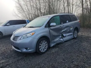 Toyota Sienna 3.5L 6 2013