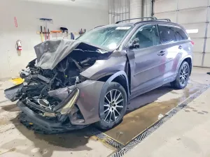 Toyota Highlander 3.5L 6 2017