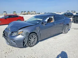 Lexus ES 2.5L 4 2016