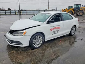 Volkswagen Jetta 2 L 4 2015