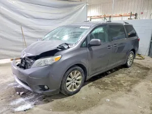 Toyota Sienna 3.5L 6 2015