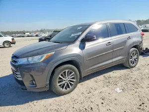 Toyota Highlander 3.5L 6 2018
