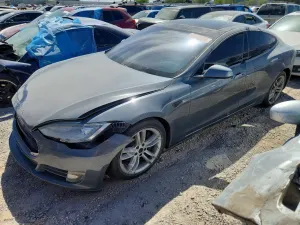 Tesla Model S 2013