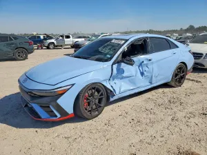 Hyundai Elantra 2.0L 4 2025