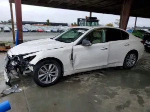 Infiniti Q50 3.7L 6 2015