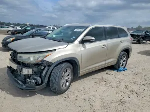 Toyota Highlander 3.5L 6 2015