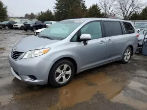 Toyota Sienna 3.5L 6 2013