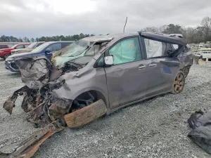 Toyota Sienna 3.5L 6 2016