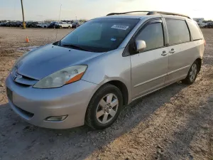 Toyota Sienna 3.5L 6 2010