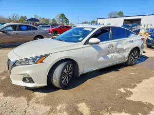 Nissan Altima 2.5L 4 2019