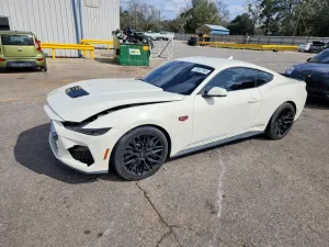 Ford Mustang 5.0L 8 2025
