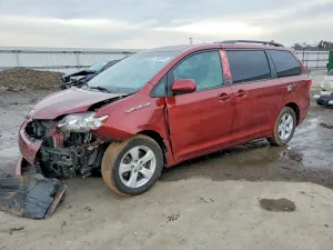Toyota Sienna 3.5L 6 2017