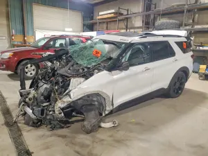Ford Explorer 3.0L 6 2023