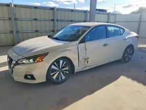Nissan Altima 2.5L 4 2021